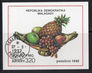 Thematic stamps MALAGASY REP 1992 Fruit imperf min sheet used