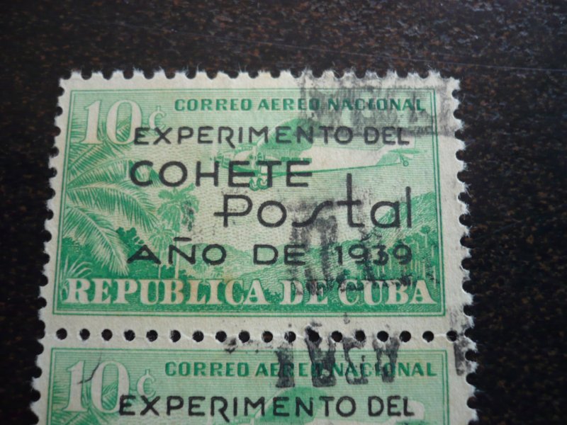 Stamps - Cuba - Scott# C31 - Used Pair of Airmail overprinted Stamps