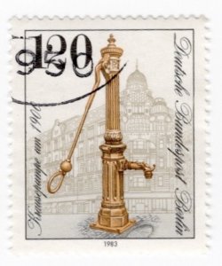 Berlin 9N483 120p used litho stamp part of Hydrants & Street Pumps series