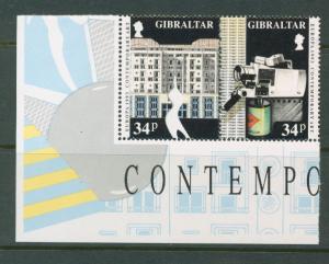 Gibraltar  SG 692 / 693 se tenant pair  MUH