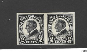 United States Scott 611 2-cent Harding Unused Hinged Pair