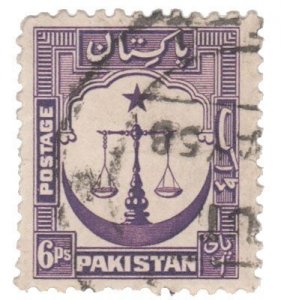 PAKISTAN STAMP 1948 - 57 SCOTT # 25. USED. # 2