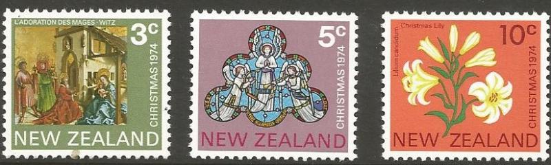 NEW ZEALAND 560-562, MNH, C/SET OF 3, CHRISTMAS, ANGELS STAINED GLASS, ADORAT...