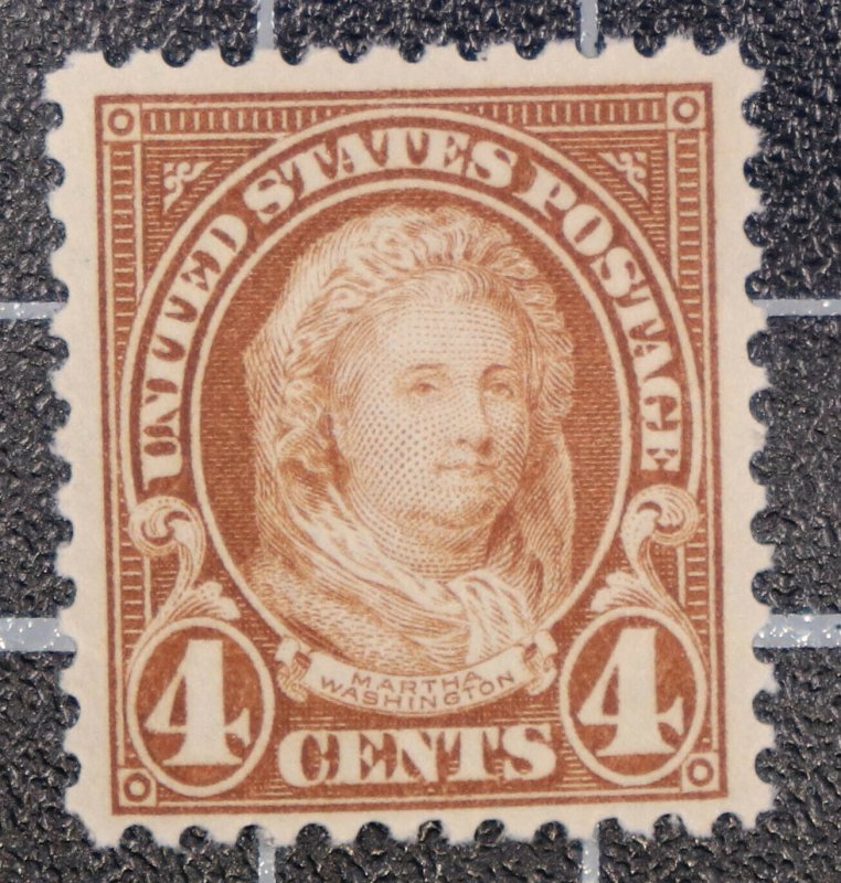 Scott 556 - 4 Cents M Washignton - MNH - Nice Stamp - SCV - $35.00