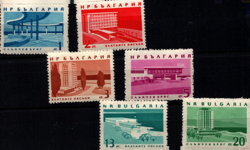 MNH  BULGARIAN  STAMPS IN GREAT CONDITION        (B117)