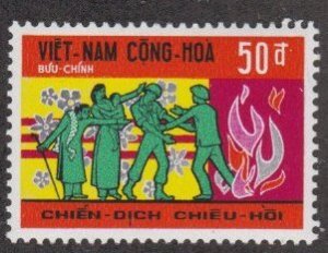 Viet Nam (South) # 348, Soldiers & Civilians, NH, 1/3 Cat