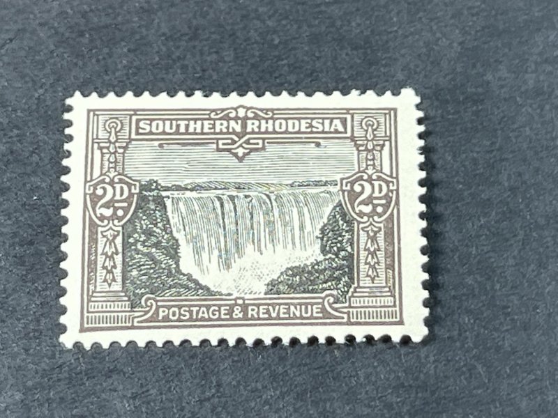 SOUTHERN RHODESIA # 19-MINT/NEVER HINGED---SINGLE---1931-37