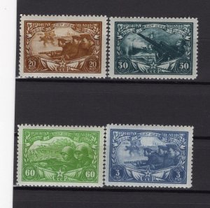 RUSSIA YR 1943,SC 899-902,MI 877-80,MNH,WORLD WAR II SCENES,DARK SHADE VARIETY