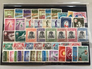 Paraguay mounted mint vintage stamps Ref 65800 