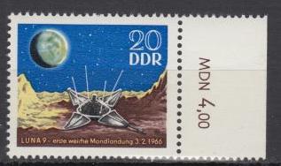 East Germany - 1966 Luna 9 on Moon Sc#819 - MH (2789)