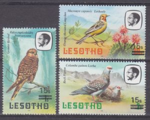 1985 Lesotho 595x+596y+597x Birds / Overprint #330-31,339 19,50 €