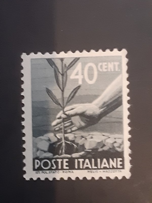 *Italy #465                   Used