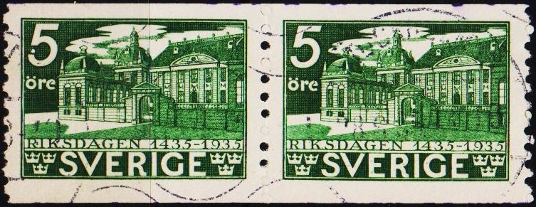 Sweden. 1935 5ore(Coil Pair) S.G.182a Fine Used