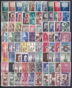 Worldwide lot - Vatican, over 300 stamps - All complete sets  - Unused MNH **