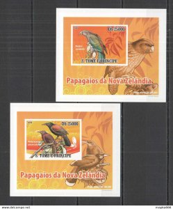 2009 S.Tome & Principe Fauna Birds Parrots !! Rare Cardboard 2 Lux Bl ** Nw0329