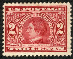 US #370 VF mint never hinged, super fresh color,  nice looking stamp!