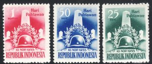 1955 Indonesia Soldiers Killed Liberation full set MNH Sc# 418 / 420 CV $9.65