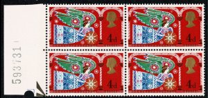 GB 1969 Christmas 4d (3½mm band). EXTRA 14mm PHOS BAND. Positional block. SG...