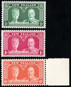 New Zealand Stamps # 199-201 MNH VF Scott Value $29.00