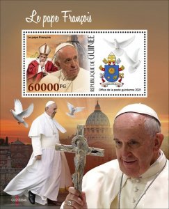 GUINEA - 2021 - Pope Francis - Perf Souv Sheet - Mint Never Hinged