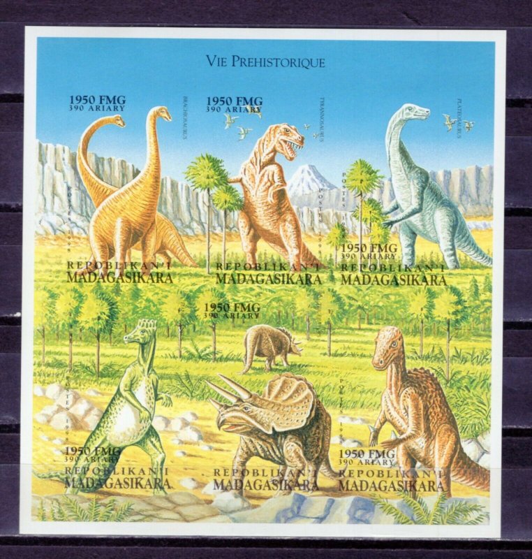 MADAGASCAR - 1999 Prehistoric Animals   M2486