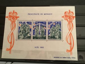 Monaco  Christmas 1982 mint never hinged   stamps sheet R23935