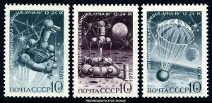 Russia Scott 3798-3800 Mint never hinged.