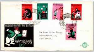 NETHERLANDS CHILDRENS POSTAL STAMPS CARDS CACHET COVER SURCHARGES 1967 [creases]