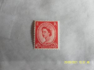 GB Queen Elizabeth 2.5d Carmine Red Stamp , Gum . unmounted, MNH