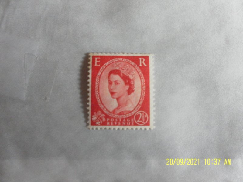 GB Queen Elizabeth 2.5d Carmine Red Stamp , Gum . unmounted, MNH