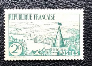 France scott #299 1935 Mint Hinged excellent condition see picture