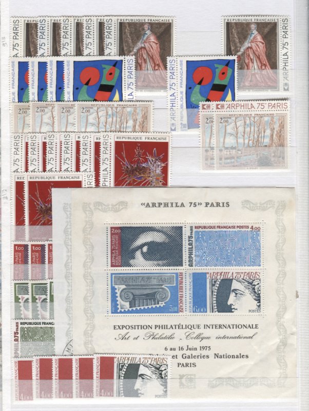 France Accumulation MNH CV$18400.00 1960-1999 Wholesale In 4 Albums