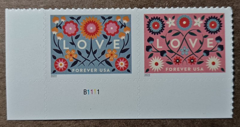 United States #5660-5661 (58c) Love MNH se-tenet pair plate #P1111 (2022)