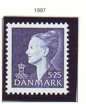 Denmark Sc 906 1997 5.25 kr deep blue Queen stamp mint NH