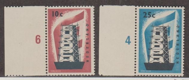 Netherlands Scott #368-369 Stamps - Mint NH Set