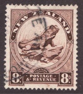 1935 New Zealand Sc #194 -  8d Tuatara Lizard - Used stamp Cv$15