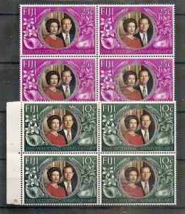 Fiji 328-29 MNH 1972 Silver Wedding Blocks