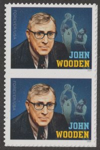 US 5833 John Wooden F vert pair MNH 2024