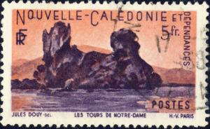 NOUVELLE-CALÉDONIE - 1948 - Yv.272 / Mi.339 5fr rouge-orange & violet - Oblitéré