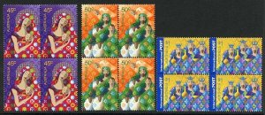 Australia SG2460/2 2004 Christmas Sets in Blocks of 3 U/M