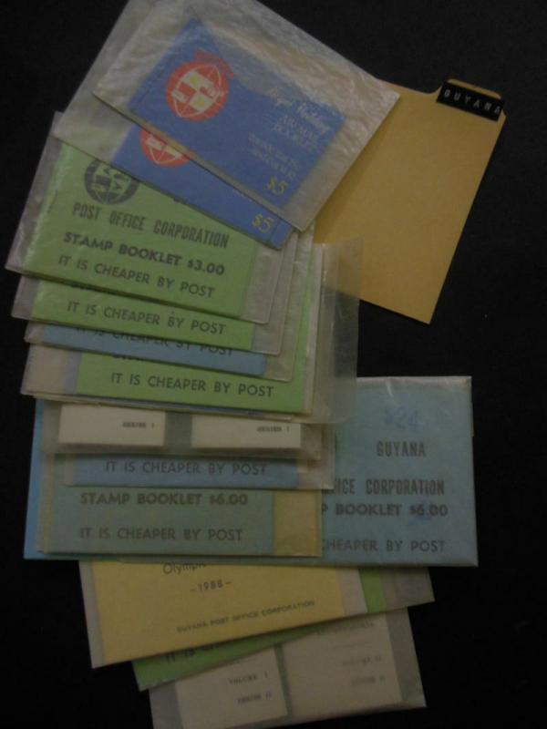 BRITISH COMMONWEALTH : Large accumulation of 650 Complete Booklets. Huge Retail.