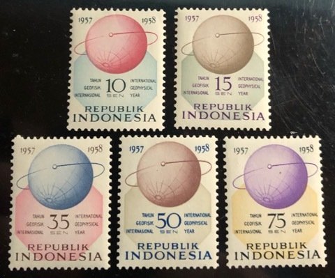 Indonesia Scott#460-464 Unused VF LH Cat. $2.10