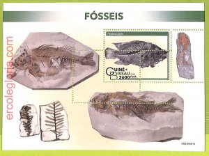 B0465 - GUINE-BISSAU - MISPERF ERROR Stamp Sheet - 2022 - Fossils-