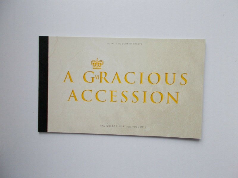 2002 DX28 A Gracious Accession Prestige Booklet Complete (Face £25.15) Cat £45 