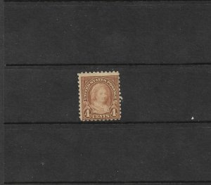 US Stamps: #585 - 4c 1923 Perf 10 Definitive (Martha Washington); MH