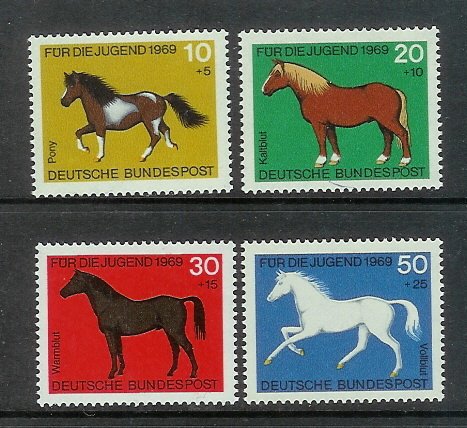 Germany B442-B445 Set MNH Horses (A)