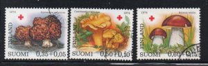 Finland Sc B200-02 1974 Red Cross Mushrooms charity stamp set used