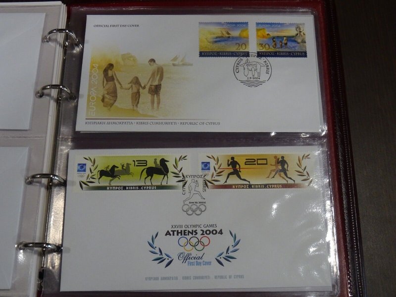 Cyprus 2004 Deluxe Year book with all stamps and FDC MNH VF