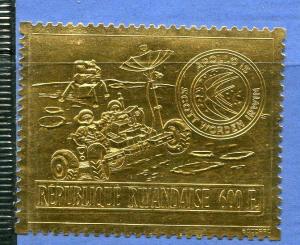 Gold Foil stamp Rwanda Apollo 15 Space  Sc 430 note CV $160 MNH 5451