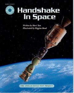 The historic APOLLO SOYUZ Handshake in Space ( Children's Book ) by Sound Prints